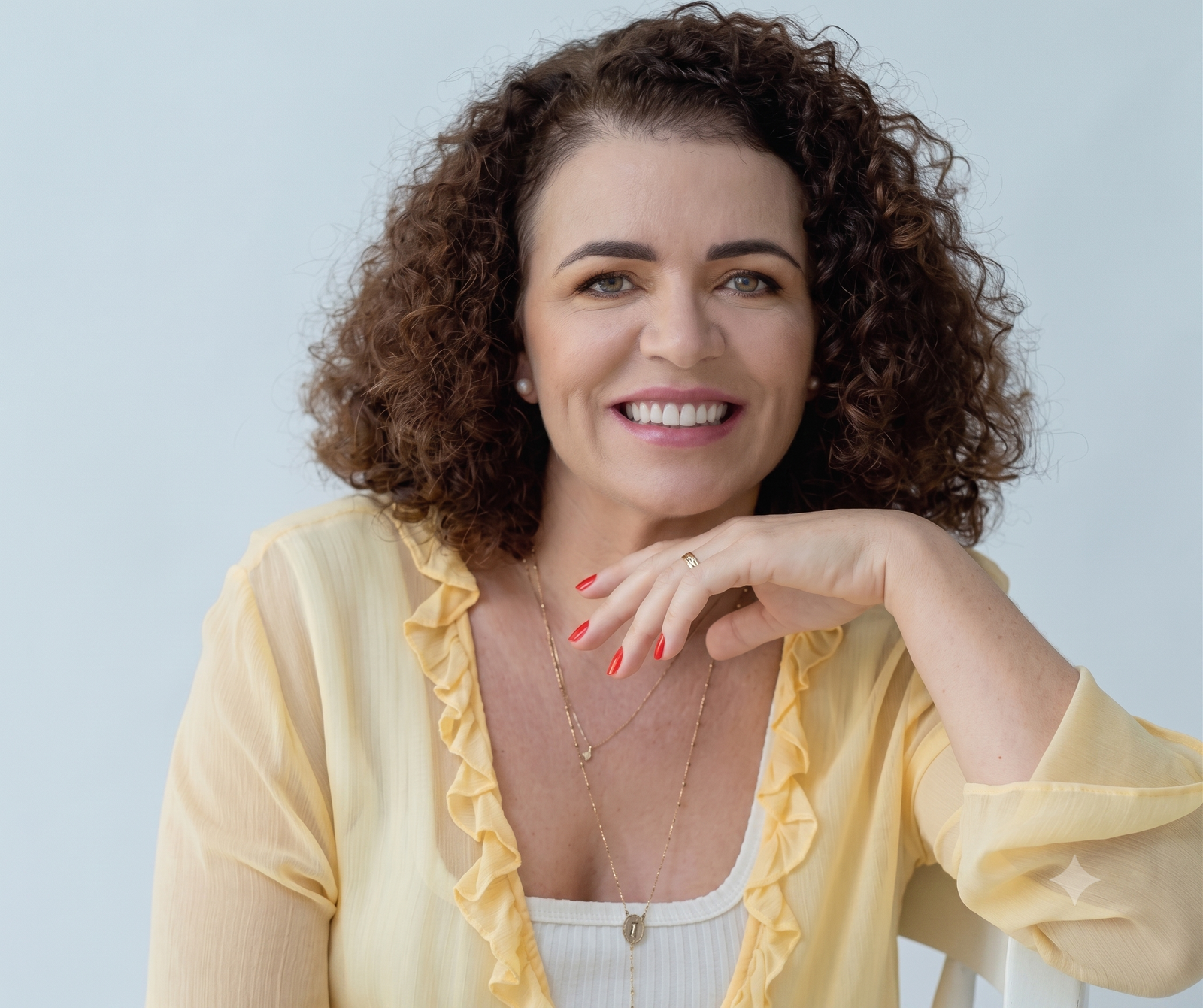 Lucélia de Paula, psicóloga especialista em trauma e relação emocional com o dinheiro